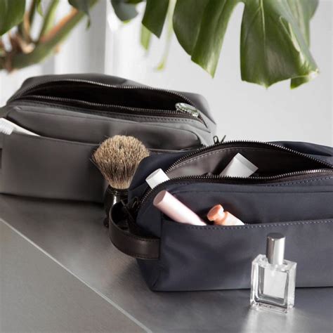 men's luxury dopp kits.